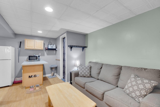 36 Holly Ln, Middletown, CT 06457 - living area featuring light wood finished floors and recessed lighting