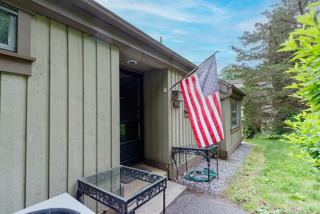 21 Heritage Vlg Unit B, Southbury, CT 06488 - entrance to property with board and batten siding