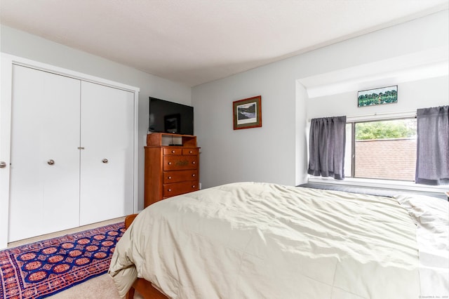 21 Heritage Vlg Unit B, Southbury, CT 06488 - carpeted bedroom featuring a closet