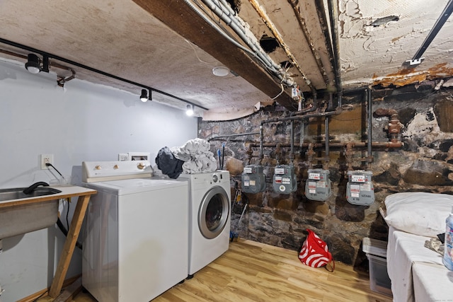 32 Trumbull St, New Haven, CT 06511 - laundry area featuring independent washer and dryer and wood finished floors