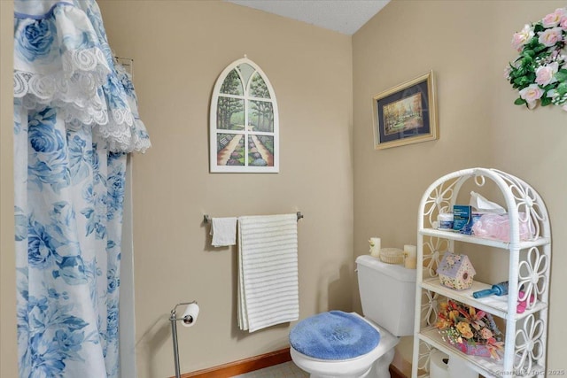 79 Carriage Dr E, Meriden, CT 06450 - full bath with toilet, a shower with curtain, and baseboards