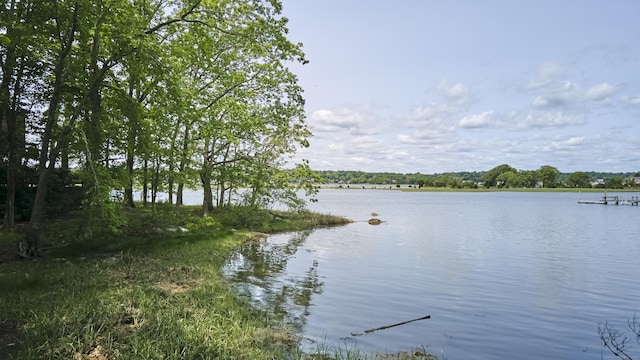 28 Money Point Rd, Stonington, CT 06355