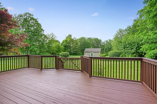 40A Mount Pleasant Rd, Newtown, CT 06470 - deck with a yard