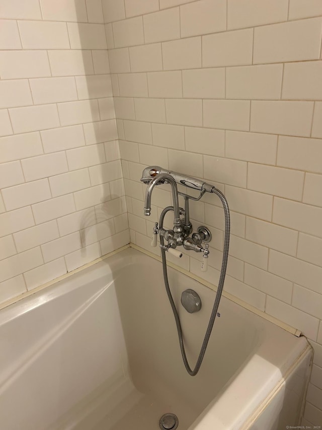 68 Thermos Ave Unit 410E, Norwich, CT 06360 - bathroom with a tub to relax in