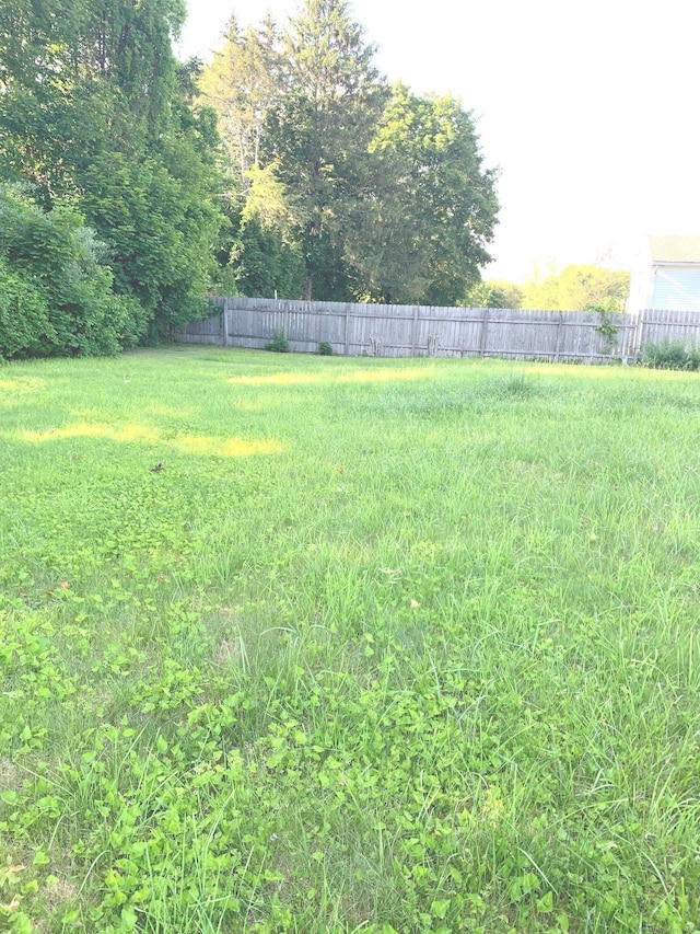 9 Hillcrest Ave, Ledyard, CT 06339 - view of yard
