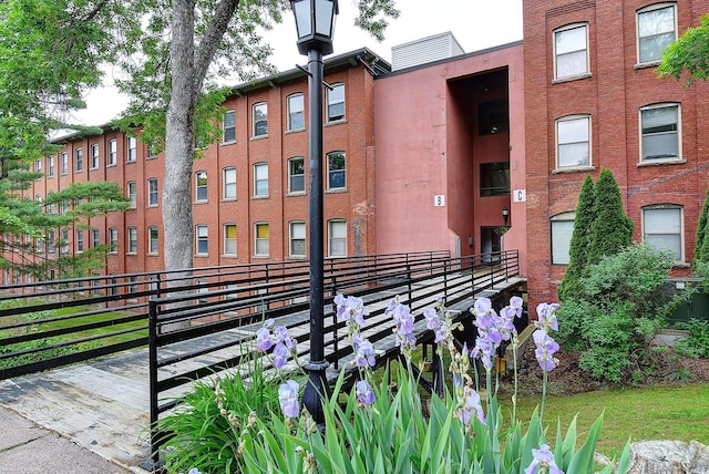 222 Williams St E Apt 223, Glastonbury, CT 06033 - photo 1