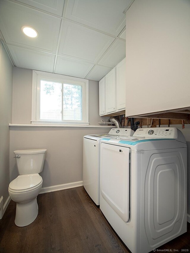 179 Anns Farm Rd, Hamden, CT 06518 - washroom featuring washing machine and dryer, baseboards, and dark wood-style floors