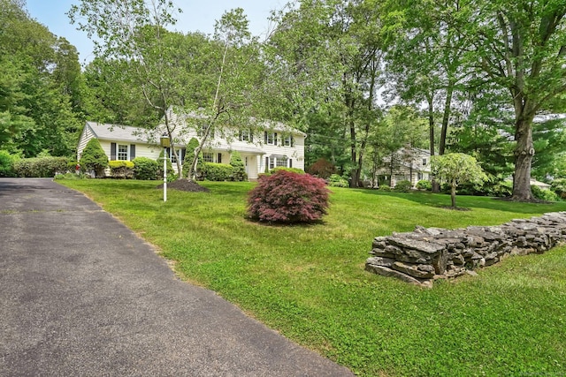 27 Kitcher Ct, Trumbull, CT 06611 - view of front of home with a front yard