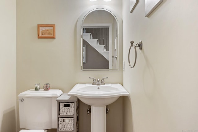156 Governor Trumbull Way Unit 156, Trumbull, CT 06611 - half bath with toilet