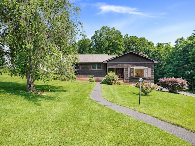 39 Harned Pl, Trumbull, CT 06611