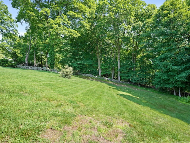 39 Harned Pl, Trumbull, CT 06611