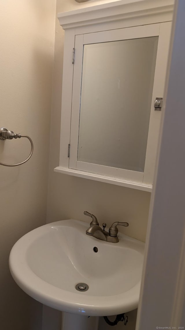 70 Lantern Park Dr Unit 1, Naugatuck, CT 06770 - bathroom featuring a sink