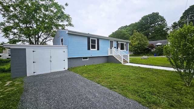 3 Norwood Ave, New London, CT 06320 - view of front of home featuring a front lawn