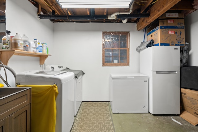 33 Crestview Dr, Brookfield, CT 06804 - washroom featuring washing machine and clothes dryer