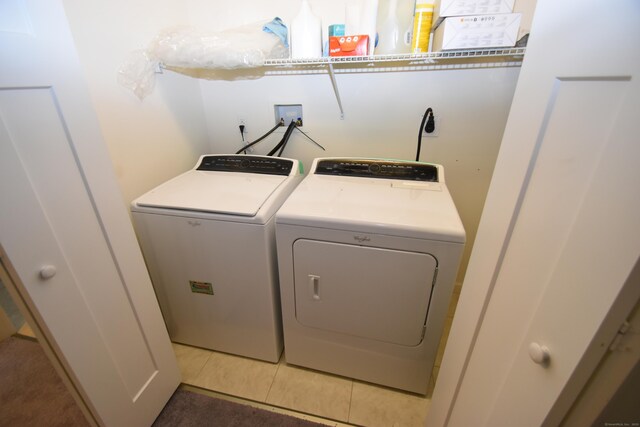 5 Old Village Cir, Windsor, CT 06095 - laundry room with washing machine and clothes dryer and light tile patterned floors