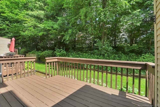 10 Crown Rdg Unit 10, Newington, CT 06111 - wooden terrace featuring a yard