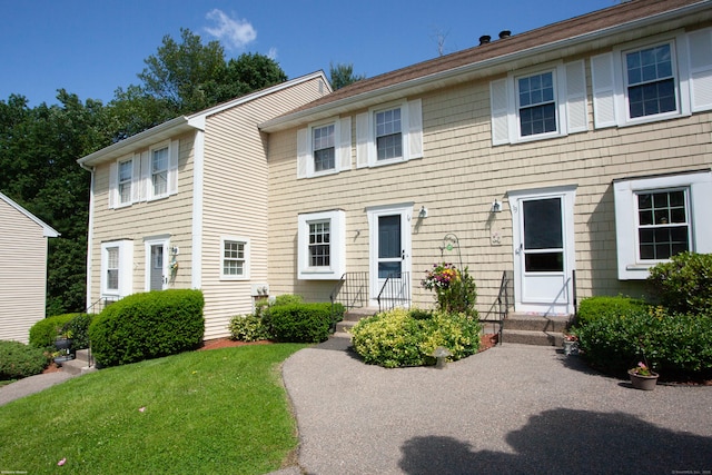 14 Hubbard Run Dr Unit 14, Glastonbury, CT 06033 - colonial inspired home featuring entry steps and a front lawn