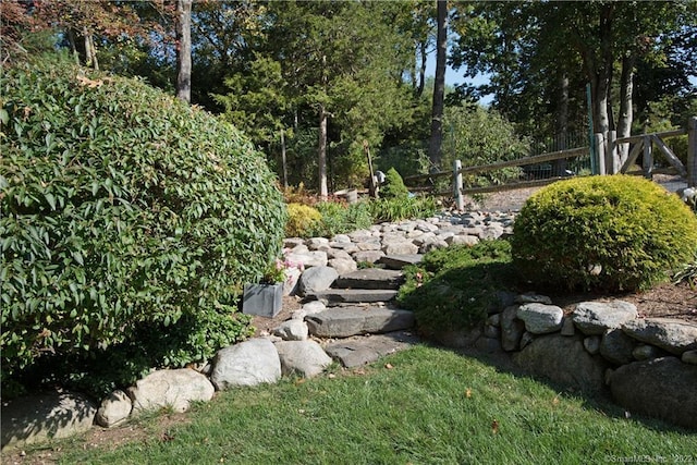58 Lantern Ridge Rd, New Canaan, CT 06840 - view of yard