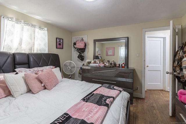 47 Yale St, Hartford, CT 06114 - bedroom featuring wood finished floors and baseboards