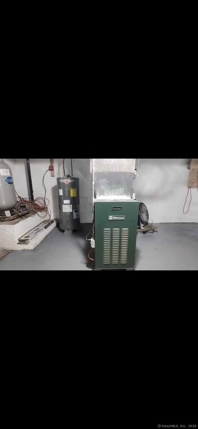 9 Grieb Rd, Wallingford, CT 06492 - detailed view of electric water heater