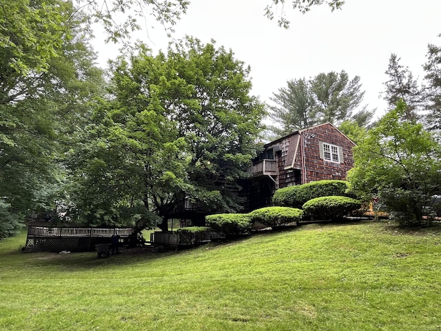 17 Blake St, Norwalk, CT 06851 - view of green lawn featuring a deck