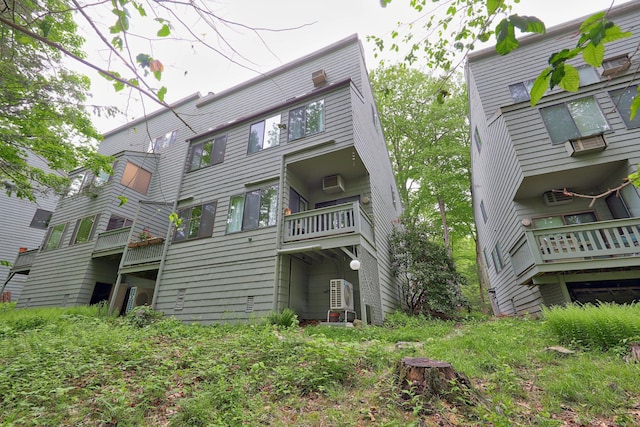 26 Evergreen Rd Unit 26, Torrington, CT 06790 - rear view of property with a cooling unit