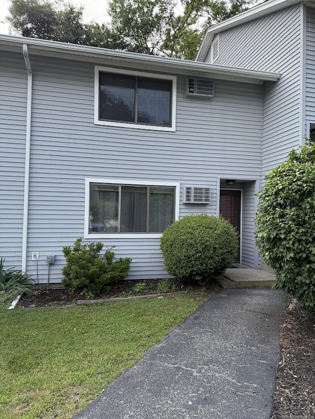 290 Meridian St Apt F, Groton, CT 06340 - photo 1