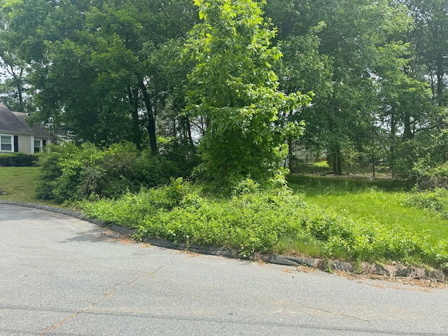 9 Newton Pl, Norwich, CT 06360