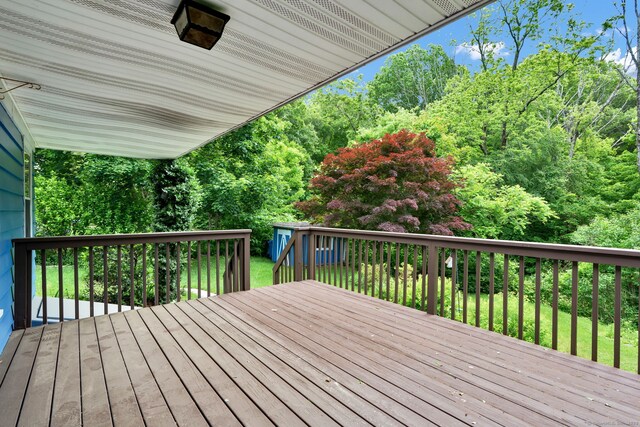 5 Reservoir Rd, Norwich, CT 06360 - deck with a lawn