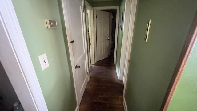 40 Batt St, Middletown, CT 06457 - hallway with wood finished floors