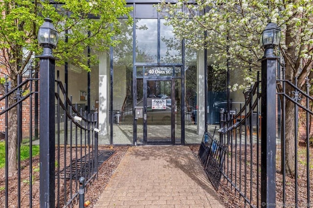 40 Owen St Apt D6, Hartford, CT 06105 - view of gate