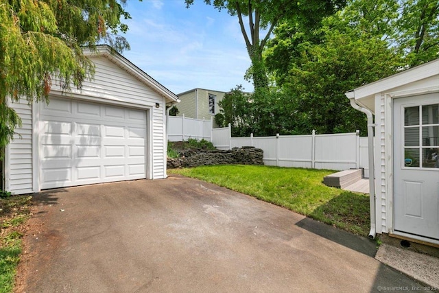 37 Park Ave, Hamden, CT 06517 - detached garage featuring driveway
