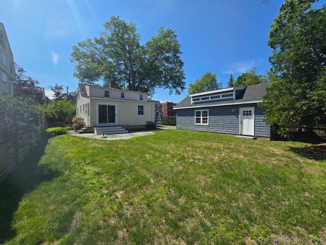 28 S Highland St, West Hartford, CT 06119 - back of house with entry steps