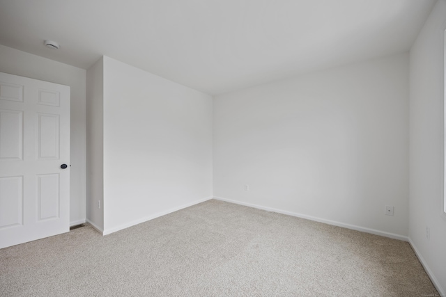 23 Shadybrook Ln, Waterbury, CT 06706 - unfurnished room featuring light carpet and a smoke detector