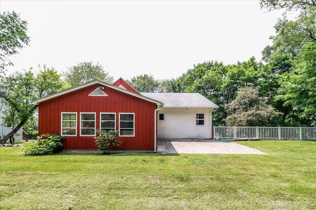 8 Fulton Dr, New Fairfield, CT 06812 - rear view of property featuring a patio area