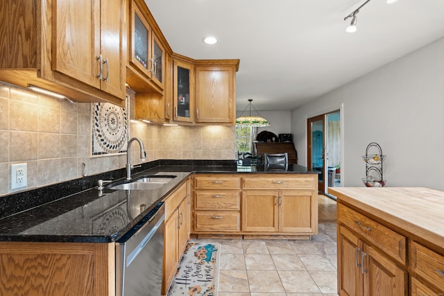 2 Pine Hill Rd, New Fairfield, CT 06812 - kitchen with stainless steel dishwasher, a sink, tasteful backsplash, a peninsula, and recessed lighting
