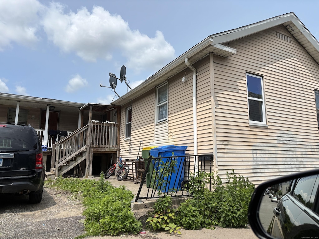 32 Ridge St, Waterbury, CT 06706 - view of home's exterior
