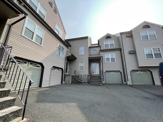 782 Oronoke Rd Apt 33, Waterbury, CT 06708 - multi unit property with a garage and driveway