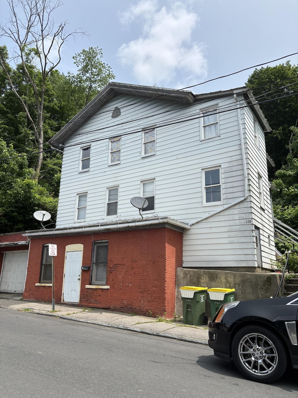 238 Bishop St, Waterbury, CT 06704 - photo 2