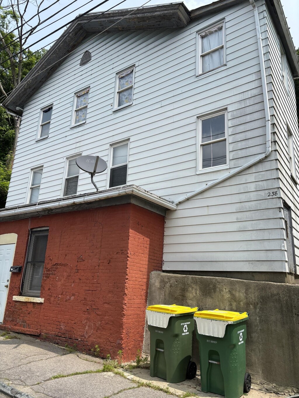 238 Bishop St, Waterbury, CT 06704 - photo 3