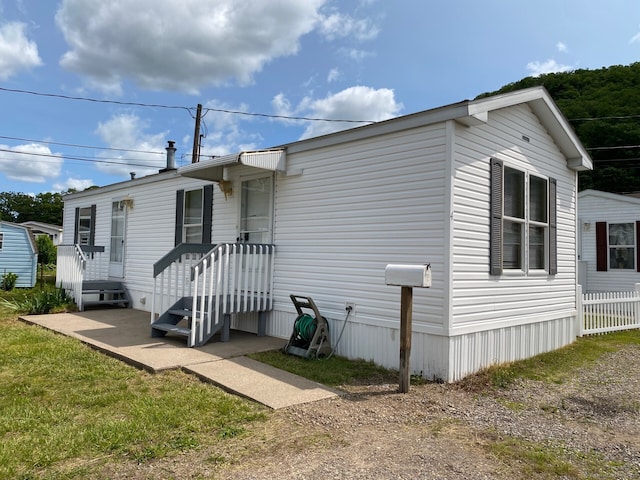 4 1st St, Beacon Falls, CT 06403 - view of side of home