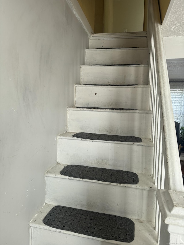52 Platt St, Bridgeport, CT 06606 - view of stairs