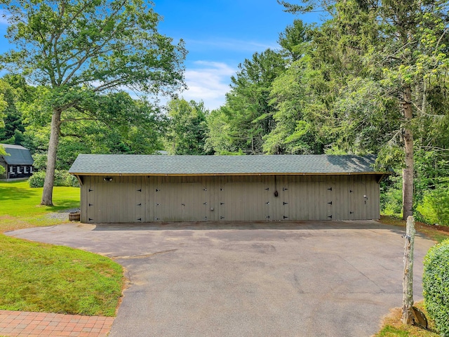 566 Beach Pond Rd, Voluntown, CT 06384 - view of garage