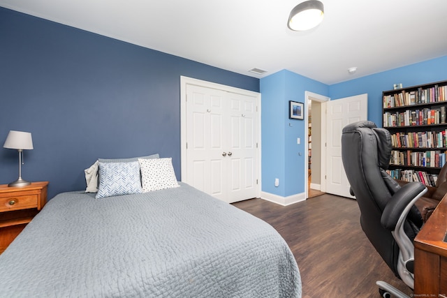 133 Hoop Pole Hill Rd, Woodbury, CT 06798 - bedroom with dark wood finished floors, an office area, a closet, and baseboards