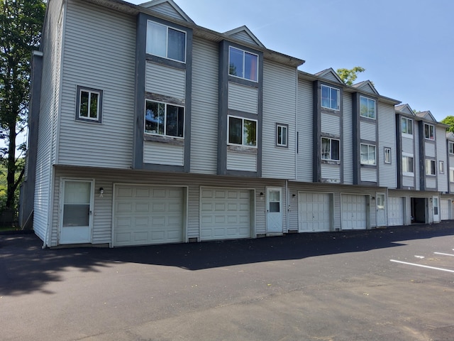 35 Pearl Lake Rd Apt B, Waterbury, CT 06706 - photo 12