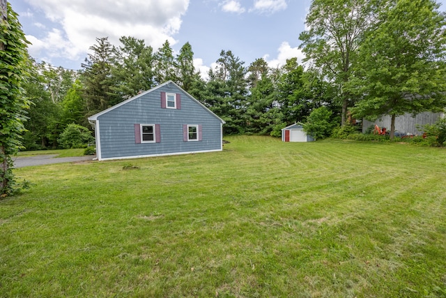 126 Newfield St, Middletown, CT 06457 - view of green lawn