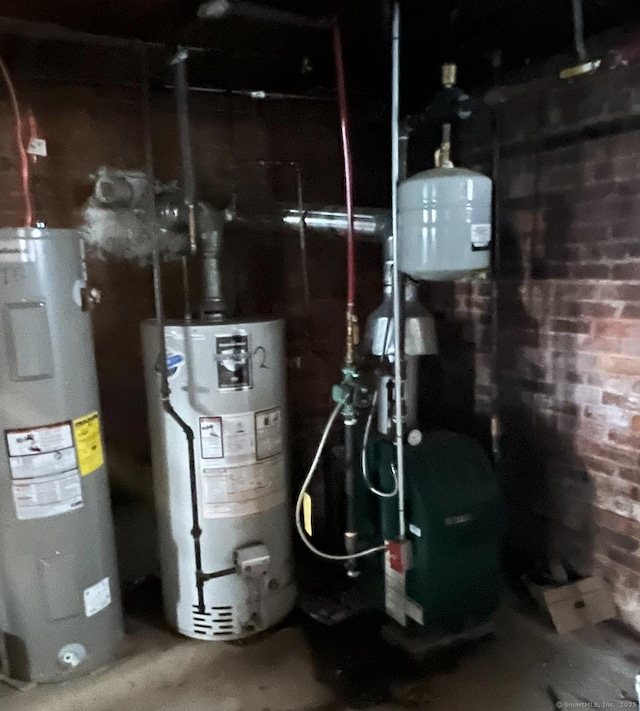 10 Burton St, Hartford, CT 06154 - utilities with water heater