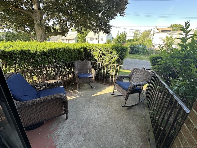 184 Kennedy Dr Unit 184, Bridgeport, CT 06606 - view of patio