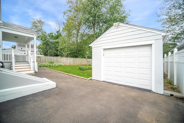 43 Breyer Ave, Bridgeport, CT 06606 - detached garage with driveway