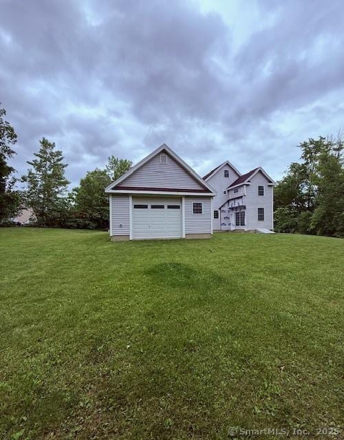 15 Suffield St, Windsor Locks, CT 06096 - view of front facade featuring a front yard